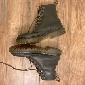 Unisex doc martens